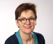  Christine Benz