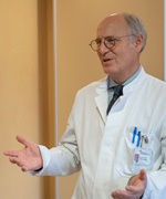 Prof. Dr. med. Martin Bettag Prof. Dr. med. Martin Bettag