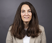  Ebru Esmen