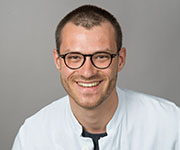 Dr. med. Simon J. Gairing Dr. med. Simon J. Gairing