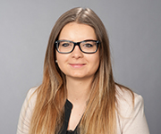  Selina Jakubik