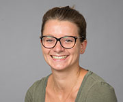  Christine Oswald