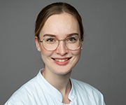 Dr. med. dent. Fabia Siegberg Dr. med. dent. Fabia Siegberg