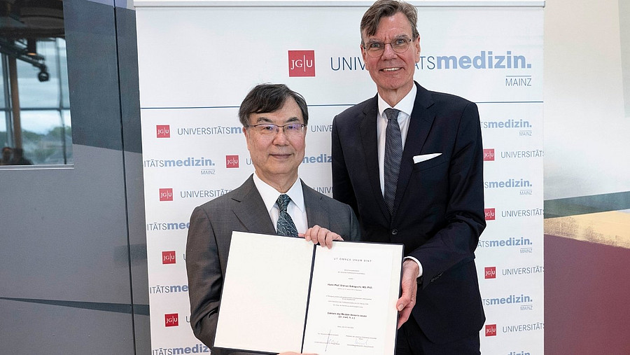 Professor Sakaguchi und Professor Drees