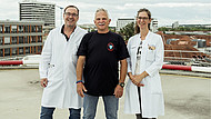 Foto des Patienten Bernd Siegfried mit seinem UM-Ärzte-Team