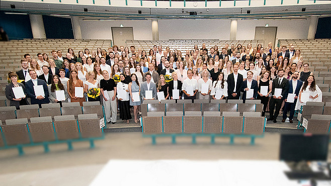 Gruppenbild Zeugnisvergabe Humanmed. SS 2025