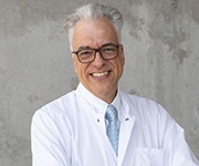 Prof. Dr.  med. Alexander Brack, DESAIC, MHBA
