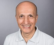 Dr. med. dent. Yüksel Korkmaz Dr. med. dent. Yüksel Korkmaz